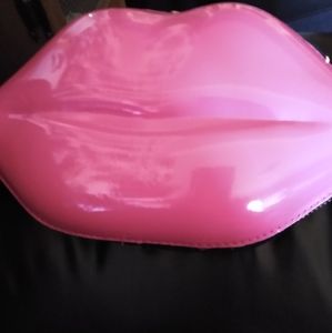 Lip Shaped Purse. Pink.